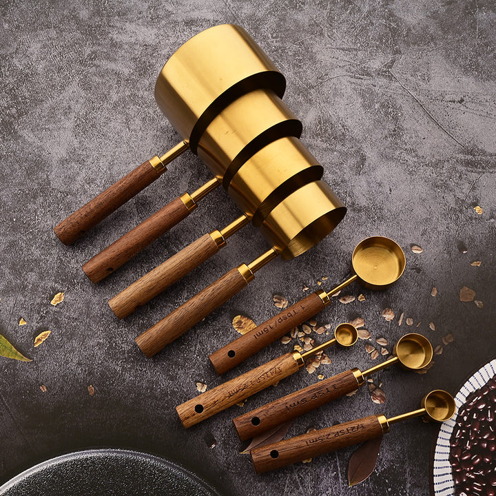 The GrainWood 8 Piece Stainless Steel set