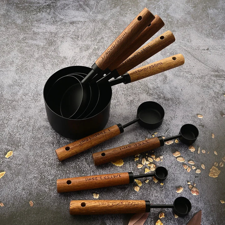 The GrainWood 8 Piece Stainless Steel set